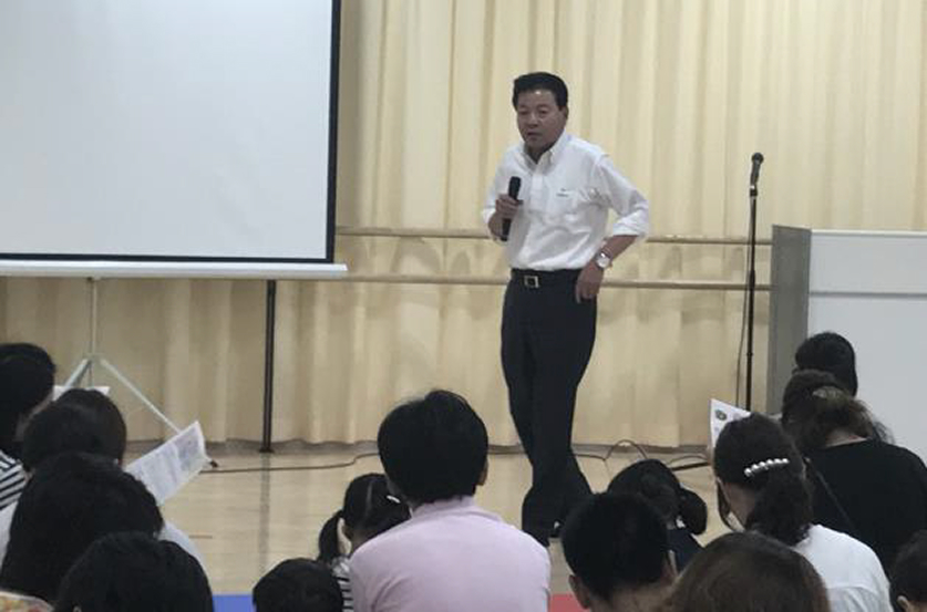 「内村航平選手によるほんもの体験イベント」、「横峯理事長による子育て相談会」3